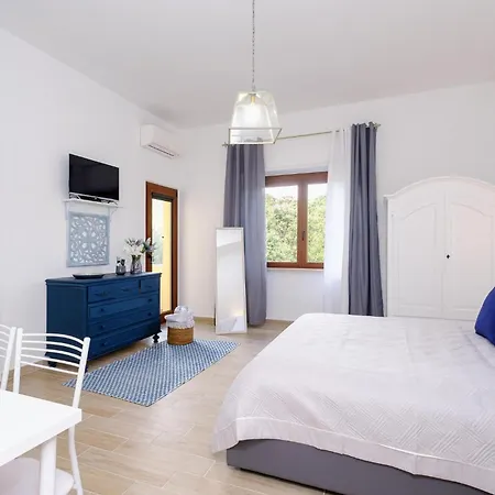Domus Ilex Πανσιόν 4*